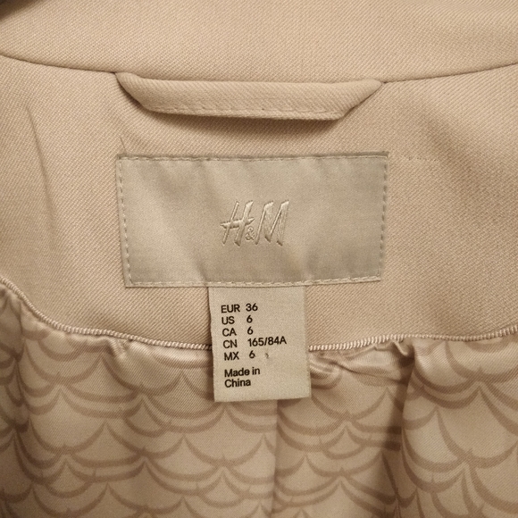 H&M Blazer - Picture 2 of 6